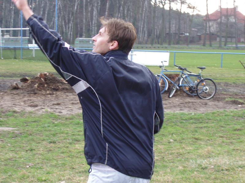 Aleš Vybíral snad ukazuje na hvězdu utkání????Těsně po jeho vystřídání s Velkou 4.3.2007 , ale on to tentokrát nebyl....